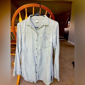 Old navy weathered olive grew button up shirt